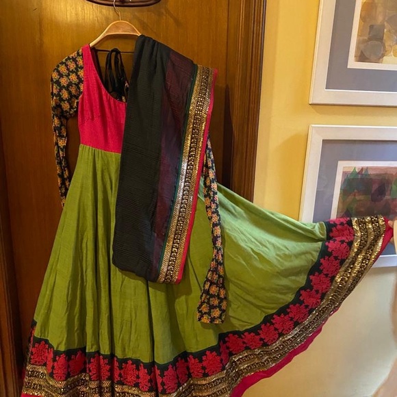 Sabyasachi cotton Anarkali. Worn once. - Picture 5 of 11